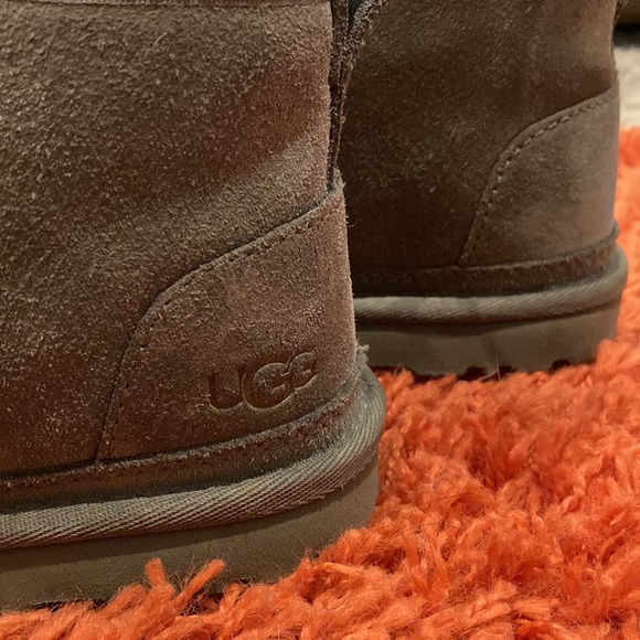 Olive Green Ugg Australia Booties Size 5 - Picture 3 of 4